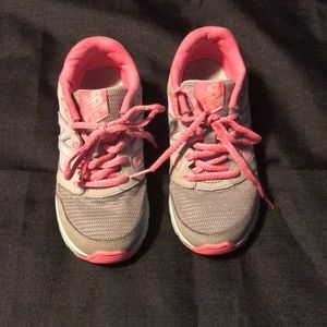 Girls New Balance Tennis shoes